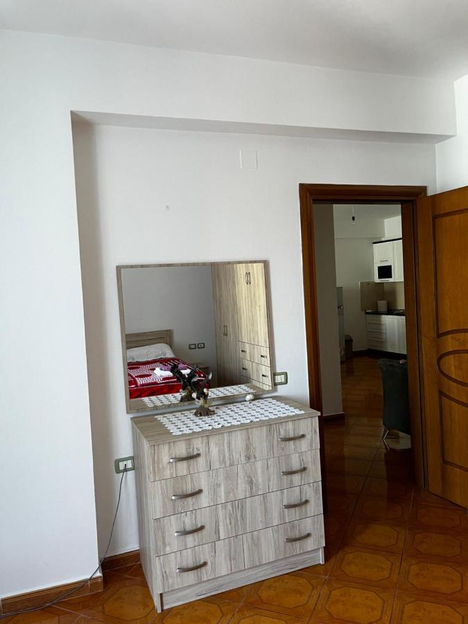 Appartamento Incantevole Con Posto Auto Privato Vlorë Exterior foto